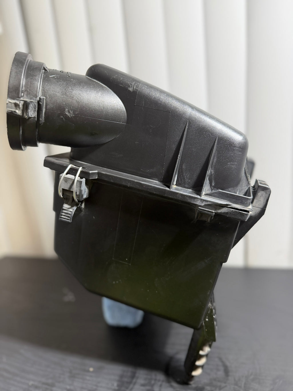 Air filter box assembly - connector side view