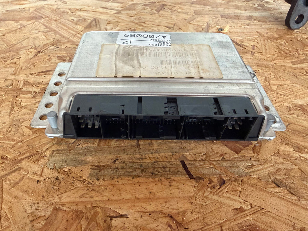 Land Rover Discovery 2 ECU Engine Control Module OEM NW001200 connector view