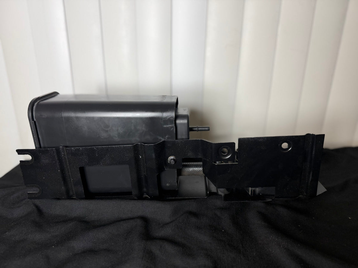 Land Rover Discovery 2 Charcoal Canister EVAP Assembly OEM ESR4686 front
